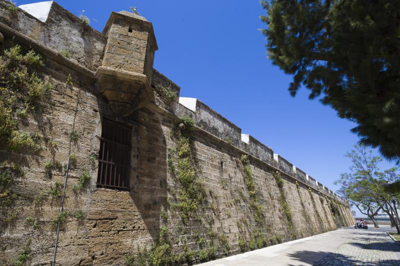 Turismo - Ayuntamiento de Cádiz  Muralla de San Carlos